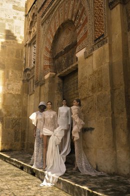 La nueva colección de Juana Martín, 'Córdoba, Patrimonio de Moda', presentada a través de las redes sociales ('@juanamartinoficial').