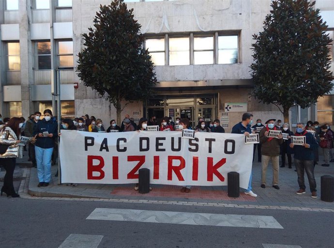 Concentración contra el cierre nocturno del PAC de Deusto (archivo)