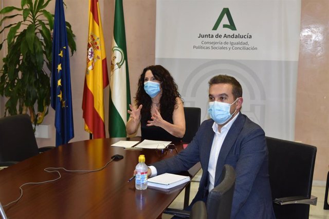 La consejera de Igualdad, Políticas Sociales y Conciliación,  Rocío Ruiz, se reúne con la nueva presidenta del Comité de Entidades Representantes de Personas con Discapacidad en Andalucía (CERMI-A), Marta Castillo.