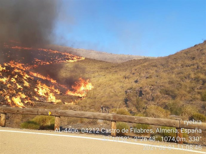 Incendio en Castro de los Filabres (Almería)