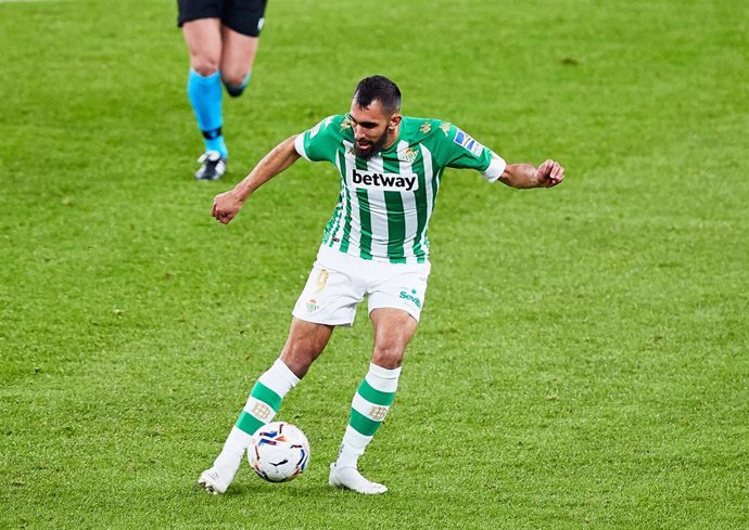 Borja Iglesias durante un partido con el Betis en LaLiga Santander 2020-2021