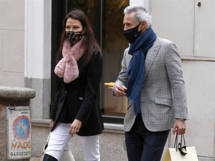 Esther Doña, muy bien acompañada por las calles de la capital