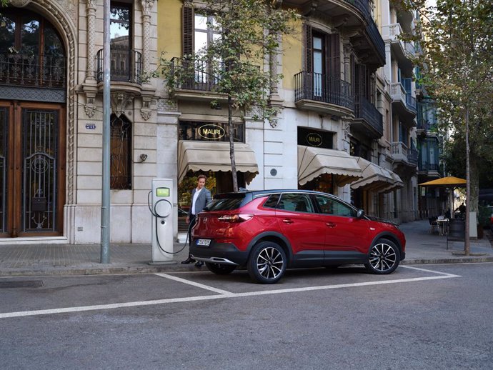 Opel Grandland X híbrido enchufable.