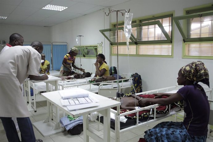Sala de malaria grave en el hospital Mahina, en Mozambique
