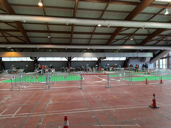 Dispositivo de cribado masivo en el recinto ferial de Amio, en Santiago de Compostela, Galicia (España), a 30 de enero de 2021.