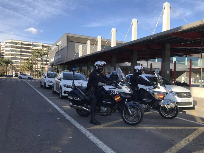 Nota De Prensa:"La Policía Nacional Ha Detenido A Seis Personas Que Intentaron Saltarse A La Carrera Uno De Los Controles Del Cierre Perimetral De Alicante"