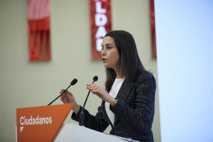La presidenta de Ciudadanos, Inés Arrimadas, durante una rueda de prensa en la sede del partido en Madrid.