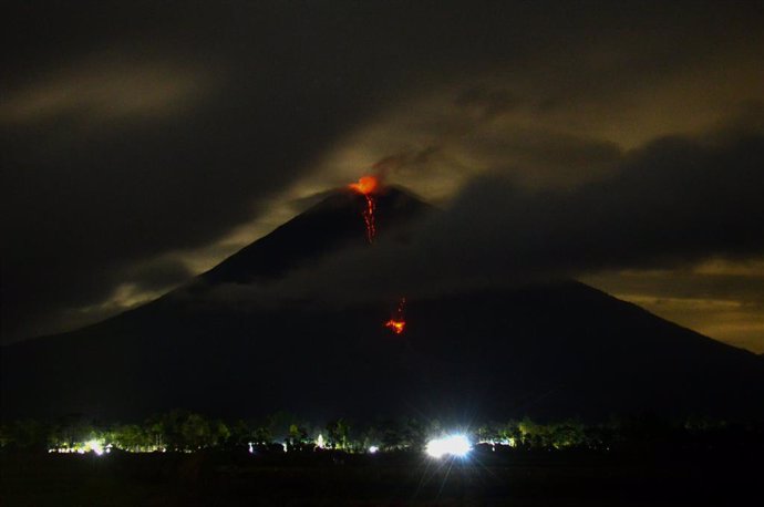 El volcán Semeru, en Indonesia.
