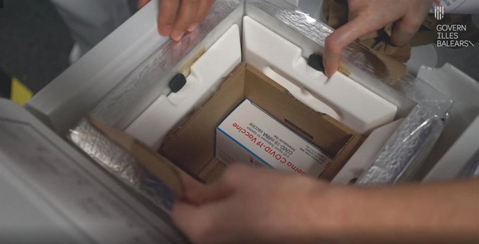 Cajas con dosis de la vacuna de Moderna que han llegado este martes a Mallorca.