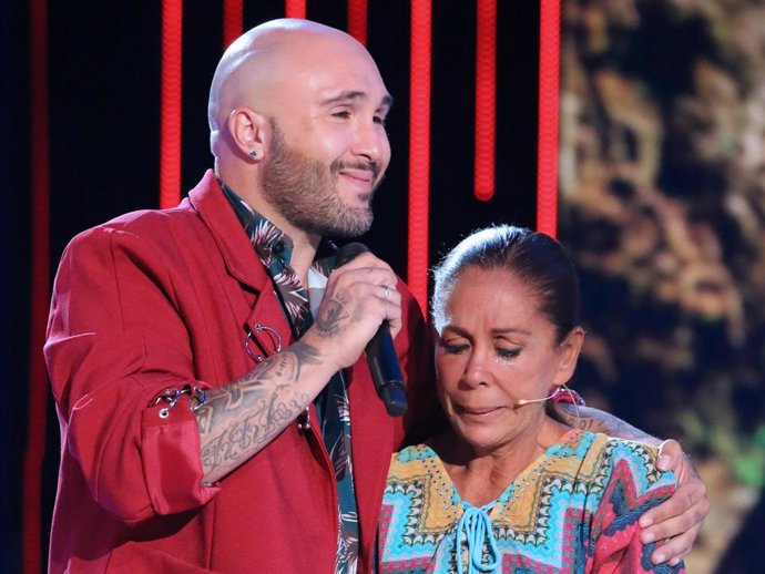 Kiko Rivera e Isabel Pantoja, en una imagen de archivo, cuando ambos presumían públicamente de su amor mutuo