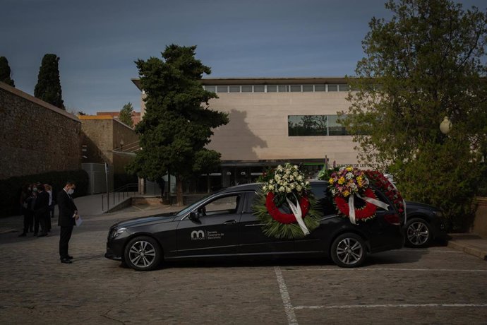 Un coche fúnebre 