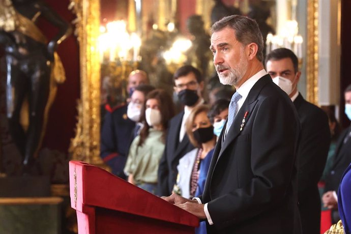 El Rey Felipe interviene durante la tradicional recepción al cuerpo diplomático acreditado en España, en el Palacio Real, en Madrid (España), a 28 de enero de 2021. En su discurso, Don Felipe ha reconocido que cuando se dirigió a los embajadores el año 