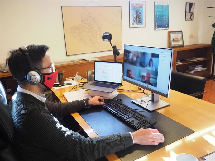 El gerente de la Fundación Bit, Álvaro Medina, se reúne por videoconferencia con las empresas ubicadas en el Parc Bit de Mallorca y el Centre Bit de Menorca.