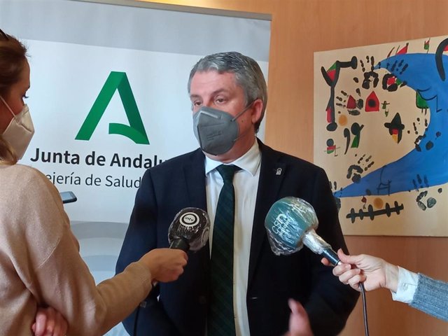 Almería.-Coronavirus.-Los hospitales de Almería cuenta ya con 232 pacientes ingresados en una jornada con diez decesos 