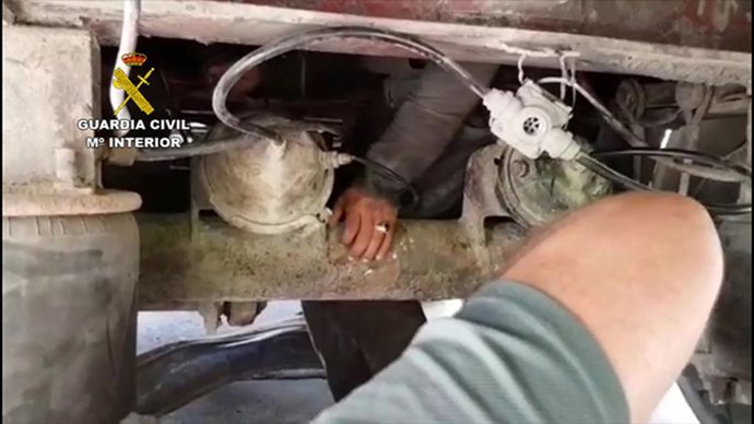 Migrante ocultos en dos bateas en el puerto de Melilla que aguardaban ser transportadas a la península