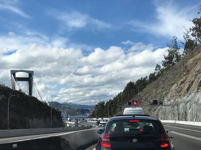 Autopista AP-9, en la entrada al puente de Rande, procedente de Pontevedra.