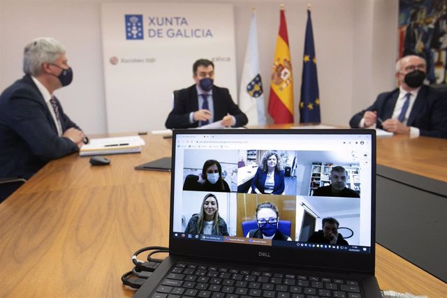 El conselleiro de Cultura, Educación e Universidade, Román Rodríguez, participa en la reunión de modo virtual