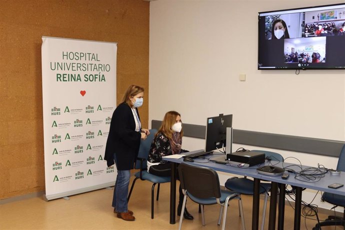 Desde la Unidad de Comunicación del Reina Sofía se coordinan las visitas escolares al hospital.