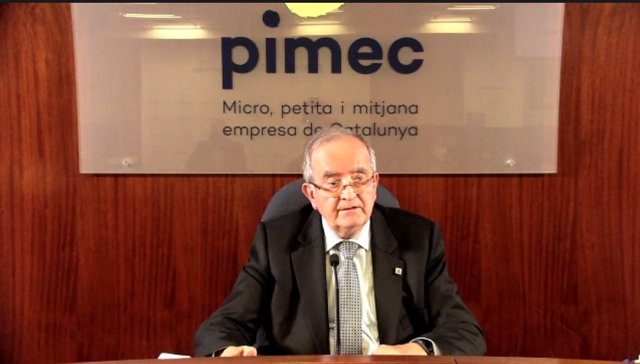 El hasta ahora presidente de Pimec, Josep González, en la rueda de prensa que anuncia la renuncia a su cargo