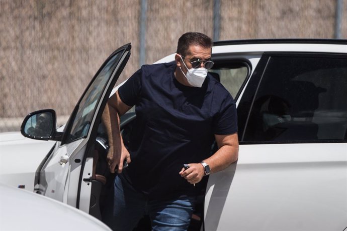 Jose Ramon Sandoval, head coach of Fuenlabrada, arrives to the Fernando Torres stadium to travel to Coruna for the match of round 42 of the SmartBank League, on August 7, 2020 in Fuenlabrada, Madrid, Spain.