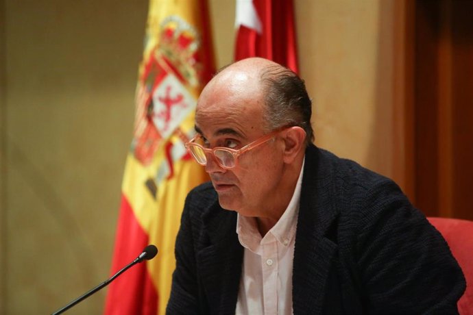 El viceconsejero de Salud Pública y Plan COVID-19 de la Comunidad de Madrid, Antonio Zapatero, en una rueda de prensa convocada ante los medios para actualizar la información sobre la situación epidemiológica y asistencial en la región por coronavirus, 