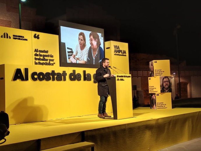 El vicepresidente de la Generalitat en funciones y candidato de ERC a la Presidencia, Pere Aragons, en un mitin de campaña en Tarragona.