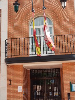 Fachada del Ayuntamiento de Aldeamayor de San Martín.