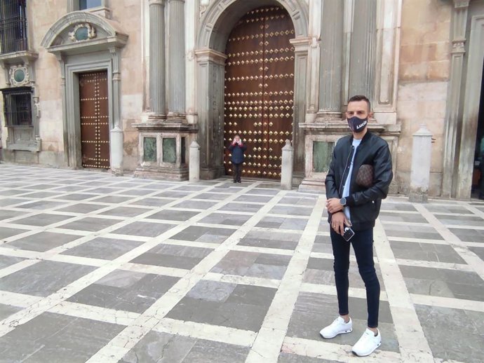 Joaquín Begines ante la sede del TSJA