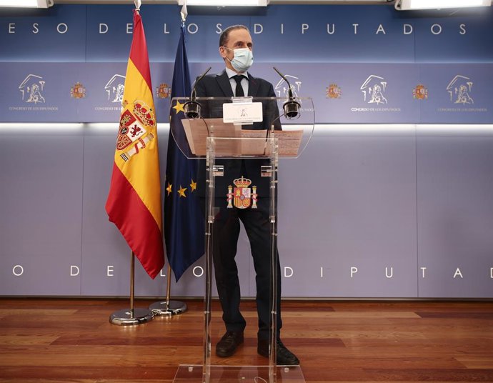 El portavoz adjunto de Cs en el Congreso, Edmundo Bal, interviene en una rueda de prensa convocada en el Congreso de los Diputados, en Madrid, (España), a 28 de enero de 2021. El partido ha asegurado que espera que la Fiscalía recurra la concesión del t