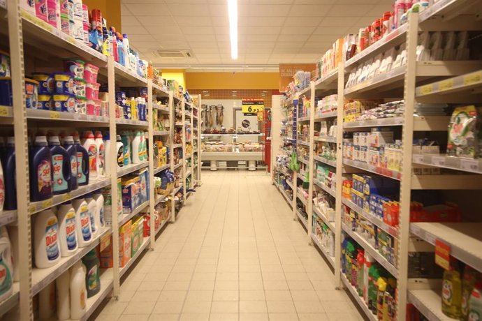 Un pasillo de un supermercado de Madrid  