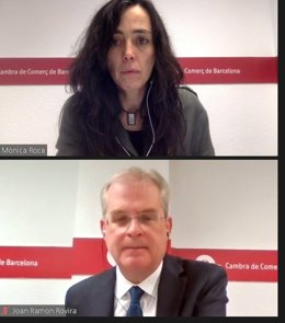 La presidenta de la Cámara de Barcelona, Mnica Roca, junto con el gerente de Estudios Económicos de la organización en una rueda de prensa telemática