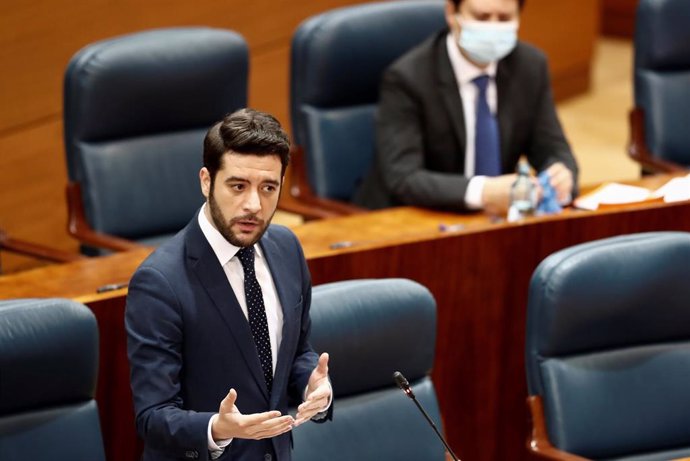 El portavoz de Ciudadanos,César Zafra, durante su intervención en la sesión de control al ejecutivo regional en la Asamblea de Madrid, este jueves, en Madrid (España), a 14 de mayo de 2020.