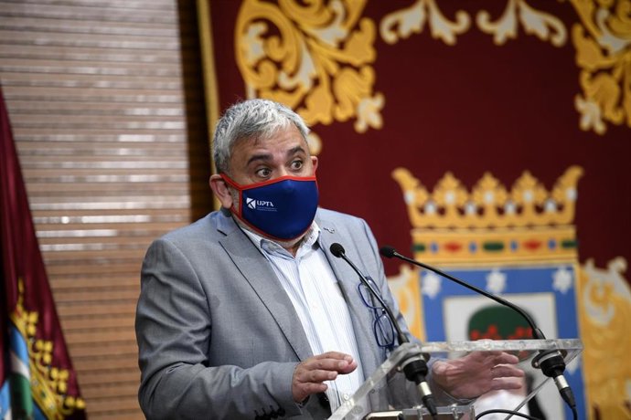 El secretario general de la Unión de Profesionales y Trabajadores Autónomos (UPTA), César García, interviene durante la presentación del convenio firmado entre el Ayuntamiento de Madrid y las asociaciones de autónomos ATA (Asociación de Trabajadores Aut