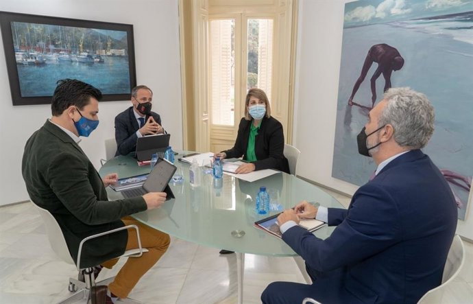 La vicealcaldesa de Cartagena, Noelia Arroyo, junto al consejero de Presidencia y Hacienda, Javier Celdrán, el alcalde de San Javier, José Miguel Luengo, y el director autonómico de Telefónica para Murcia y Alicante, José Manuel Grau