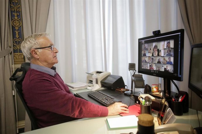 El alcalde de Valncia, Joan Ribó, durante la sesión extraordinaria y urgente de la Junta Local de Protección Civil, celebrada por videoconferencia.