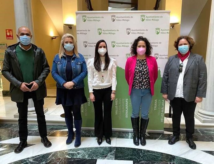 La Diputación declara Fiesta de Singularidad Turística Provincial Las Cruces de Mayo de Vélez-Málaga