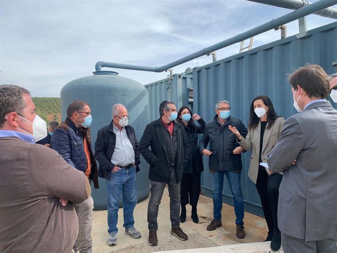 El presidente de la Diputación, Francisco Salado, en Valle de Abdalajís junto a representantes municipales y de Adif para buscar una solución a los problemas de abastecimiento