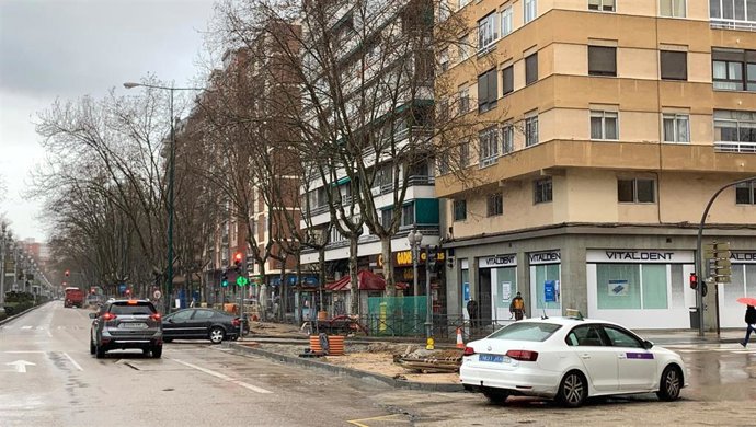 Cruce del paseo de Zorrilla con la calle Hípica, recién abierto al tráfico.