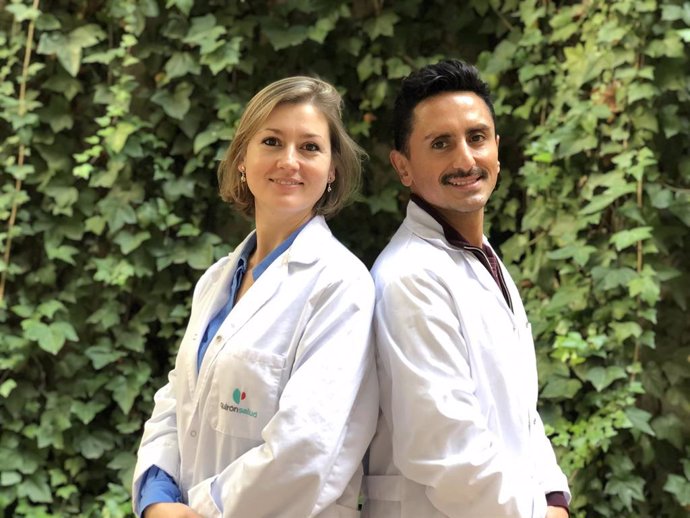 La Dra. Mireia Illueca y el Dr. Nicolás García, neurocirujana y médico rehabilitador respectivamente del equipo del Barcelona Spine Institute (BSI)
