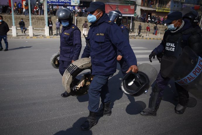 Un dispositivo de la Policía de Nepal durante las protestas de este jueves.