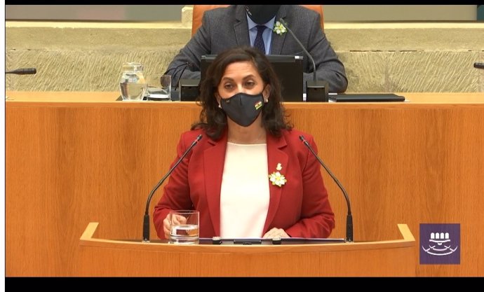 La presidenta del Gobierno de La Rioja en el pleno del Parlamento