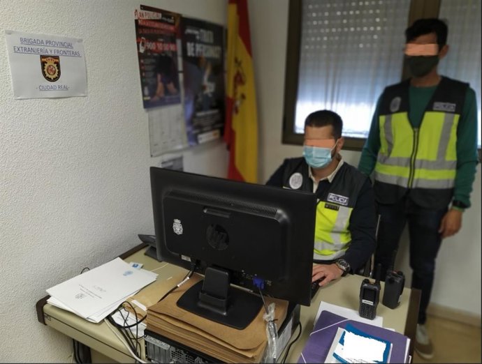 La Policía Nacional Detiene En Ciudad Real A Un Varón Por Falsedad Documental.