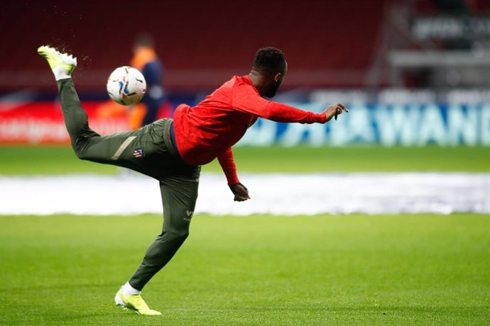 Moussa Dembele of Atletico de Madrid warms up during the spanish league, La Liga, football match played between Atletico de Madrid and Valencia CF at Wanda Metropolitano stadium on january 24, 2021, in Madrid, Spain.