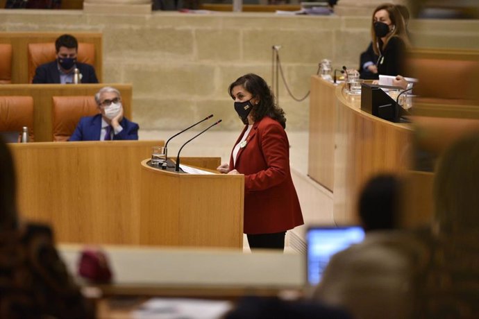 La presidenta del Gobierno de La Rioja, Concha Andreu, en el pleno del Parlamento de La Rioja