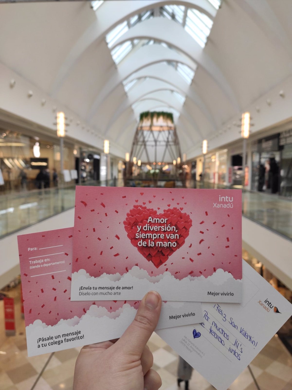 San Valentín llega a intu con 'La piñata del amor'