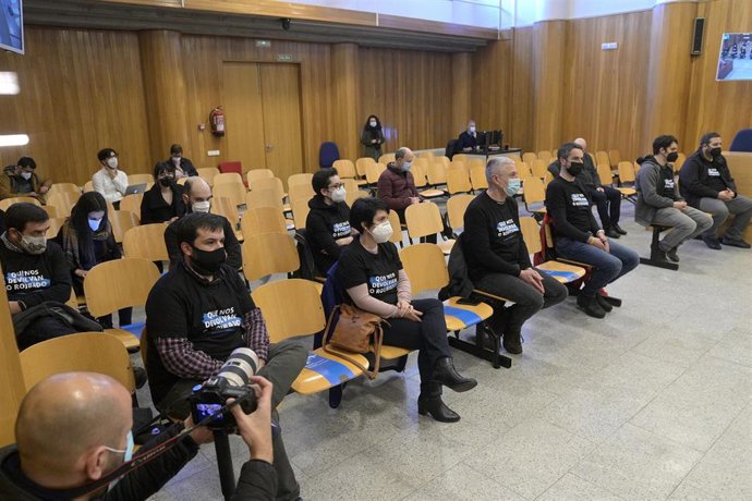 Armando Carril, Manuel Méndez, Elvira Branco, Carolina Fernández, André López, Salvador González, Óscar Calvo, Dani Carballada y Bieito Lobeira en el juicio del Juzgado de Instrucción número 4 por la ocupación de la Casa Cornide en septiembre de 2017