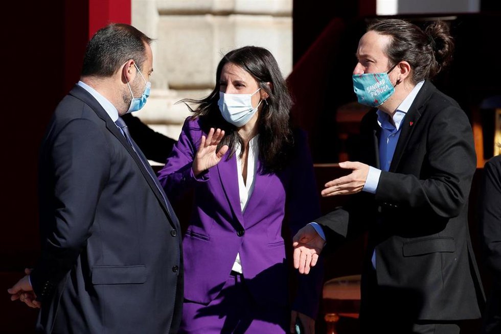 Economía.- Podemos avisa al PSOE de que el borrador de PGE puede retrasarse si no incluyen varias reivindicaciones clave