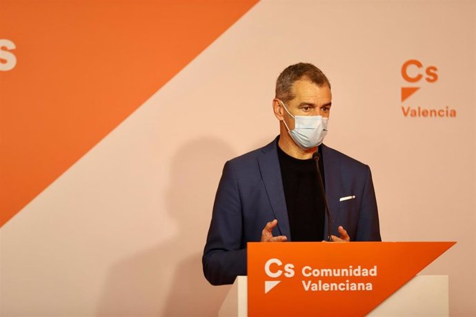 Toni Cantó en rueda de prensa