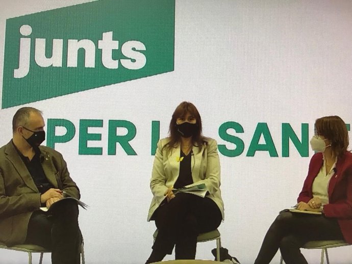 La candidata de Junts a las elecciones catalanas, Laura Borrs, en una acto sobre salud
