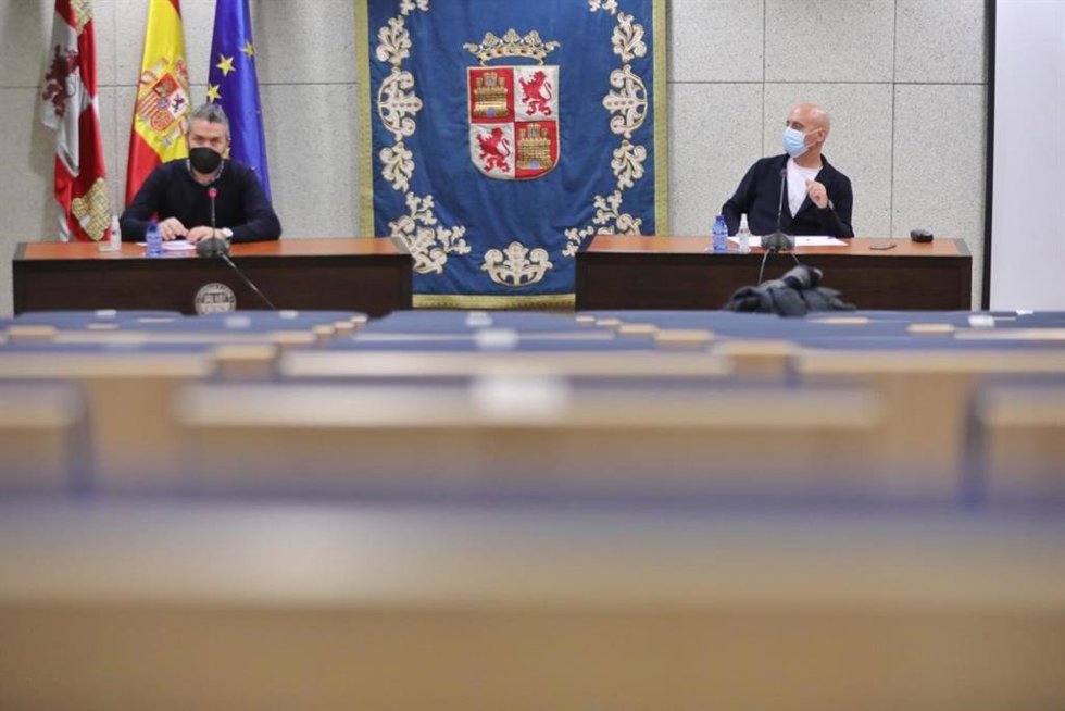 Raúl Santa Eufemia y Fernando Fraile en la rueda de prensa para explicar las medidas ante el colapso del SERLA